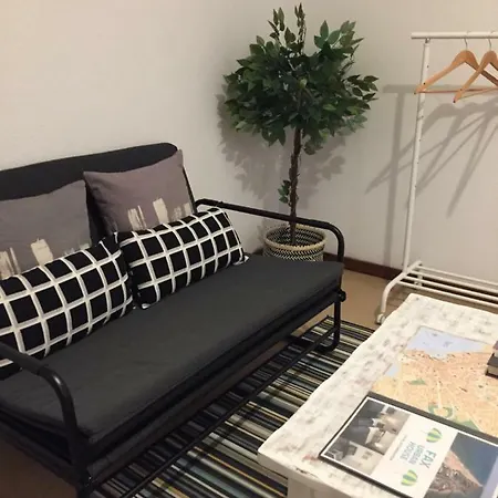Fax Urban House ゲストハウス ファロ